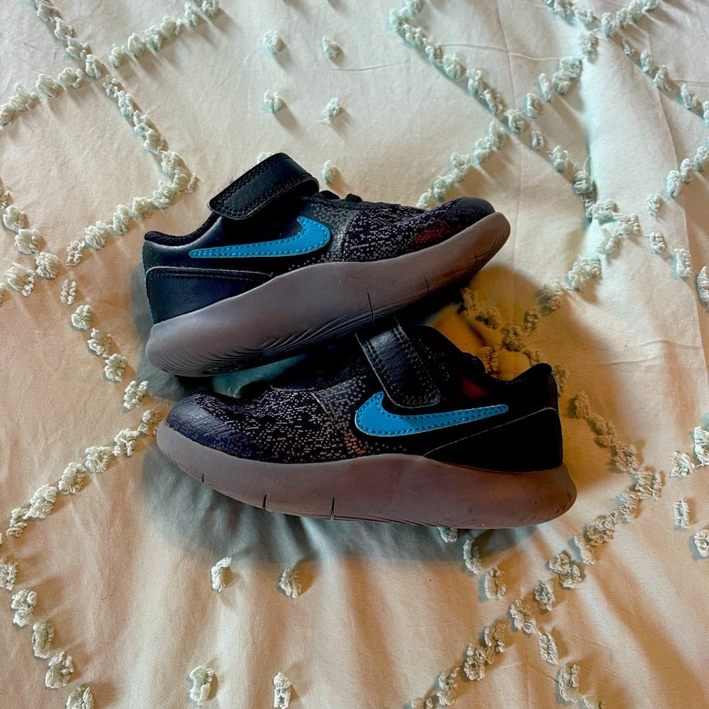 Nike Toddler Shoes size c8